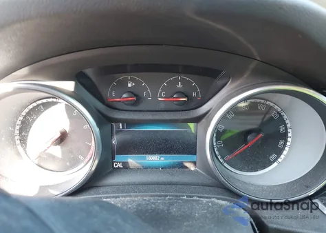 2018 Buick Regal Sportback Essence из США, поврежденный, VIN W04GP6SX2J1119794